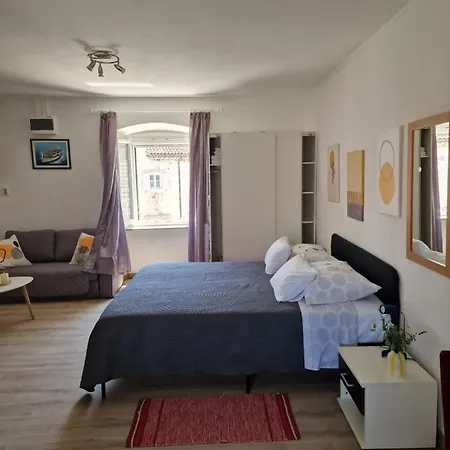 Apartment Tragurion *