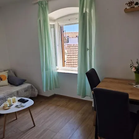 Tragurion Apartman *