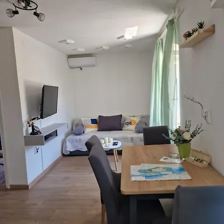 Tragurion Apartman *